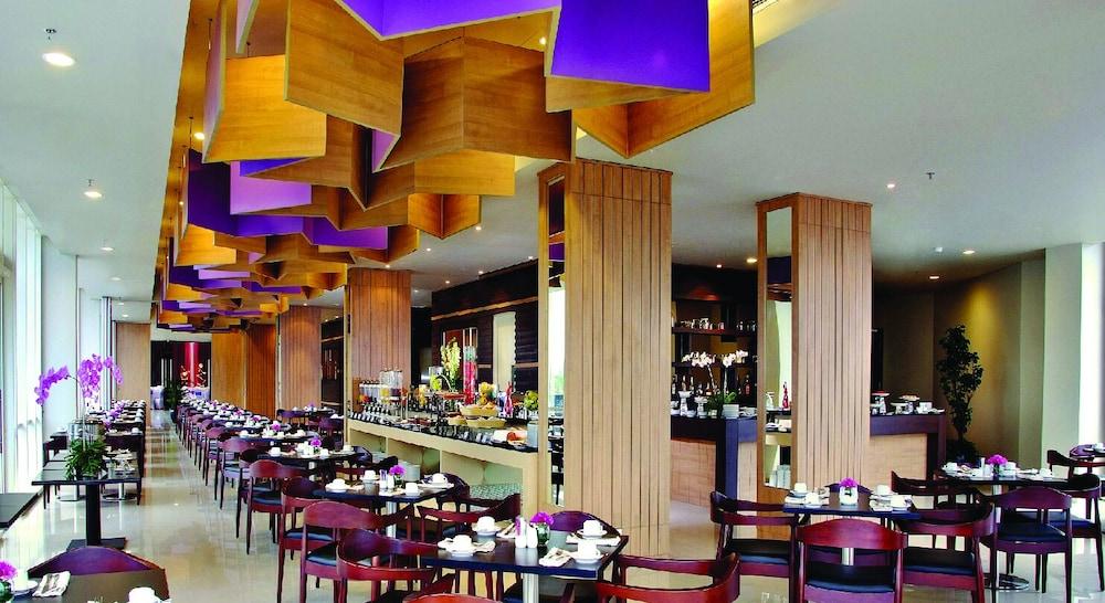 Hotel Atria Gading