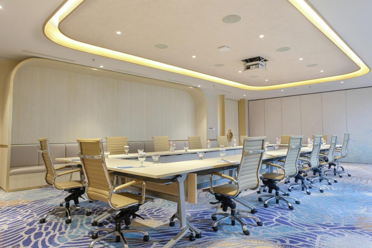 Atria Gading Hotel 4*